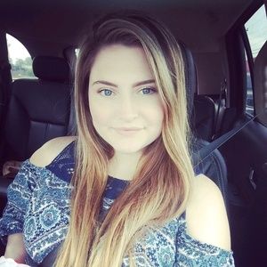 Meet your Posher, Abby